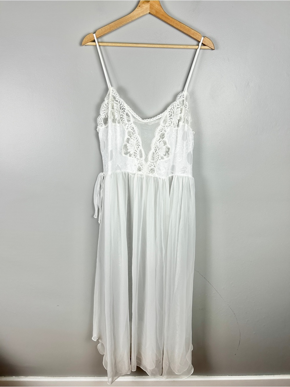 JEAN CHRISTOPHE pour Clasilk Sheer White Lacey Nightgown Slip Dress Medium